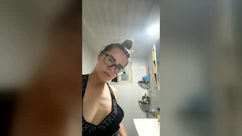 Snapshot of missshaki chatting on July 6, 2:14 pm Shakir online show from July 6, 2:14 pm