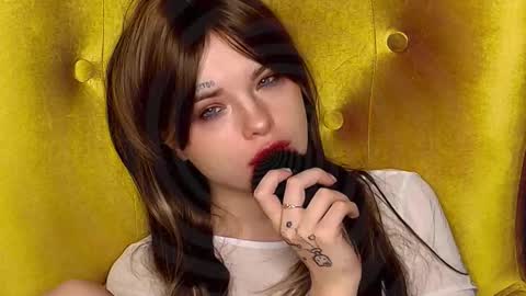 Misss Lola Angel online show from October 12, 2:05 pm