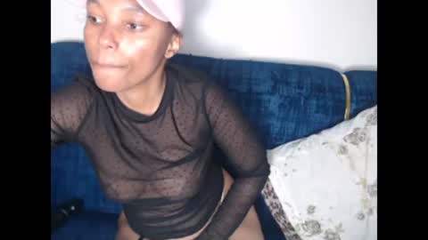 missthighsohmy online show from January 12, 9:19 pm
