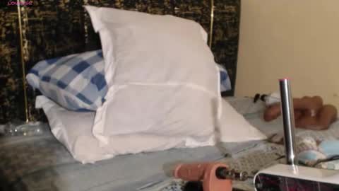 Snapshot of missthighsohmy chatting on February 21, 4:35 am missthighsohmy online show from February 21, 4:35 am