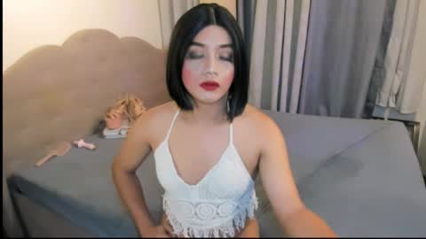 K Y R I E  online show from October 13, 10:48 am