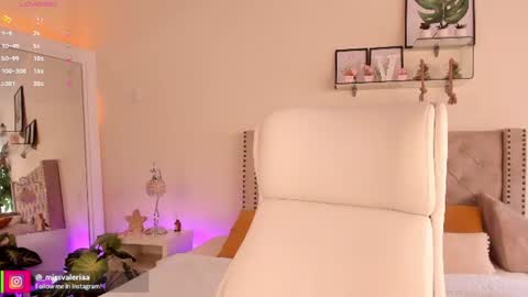 Valeria Davila online show from June 24, 12:59 pm
