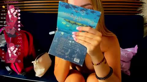 missvalery1 online show from February 1, 5:05 pm