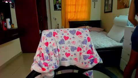 missvalery1 online show from September 12, 8:53 pm