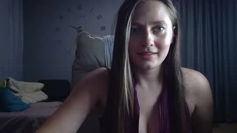Snapshot of missvasyylisa22 chatting on August 3, 4:33 pm missvasyylisa22 online show from August 3, 4:33 pm