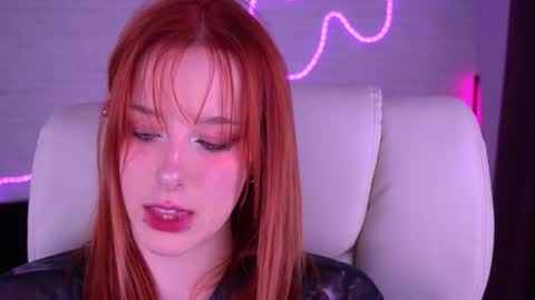 Snapshot of missvelora chatting on November 7, 8:42 pm MissVelora online show from November 7, 8:42 pm