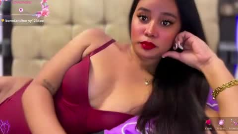 Snapshot of missxthalia697 chatting on June 27, 1:21 am Miss. Thalia online show from June 27, 1:21 am