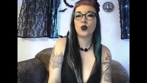 Snapshot of missy_dee chatting on February 26, 3:32 am Missy Dee online show from February 26, 3:32 am
