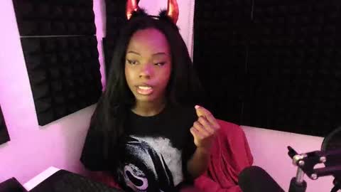 Snapshot of missymixingmiss chatting on November 1, 5:09 am lauren online show from November 1, 5:09 am