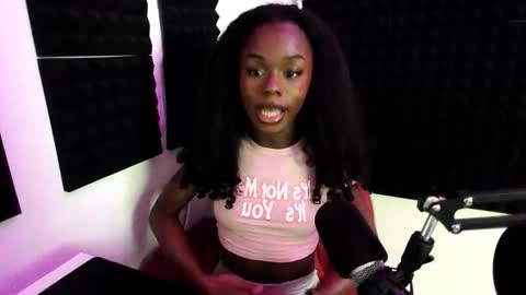 Snapshot of missymixingmiss chatting on November 13, 6:40 pm lauren online show from November 13, 6:40 pm