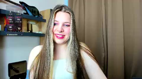 Snapshot of missyourann chatting on June 28, 7:36 am Anya online show from June 28, 7:36 am