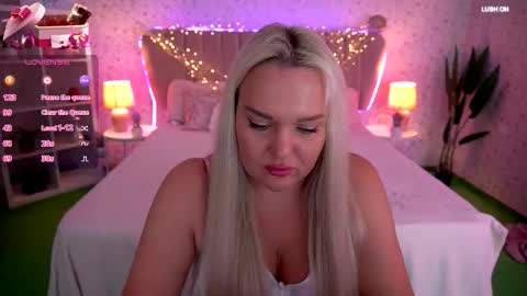 Snapshot of missyymarty chatting on November 3, 3:02 pm missyymarty online show from November 3, 3:02 pm