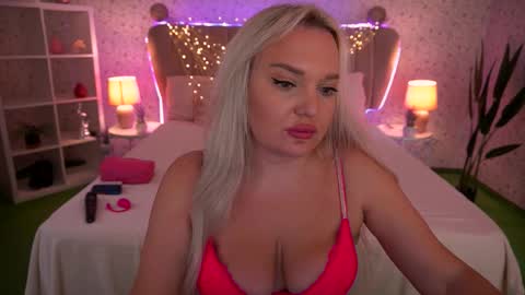 Snapshot of missyymarty chatting on November 6, 8:59 am missyymarty online show from November 6, 8:59 am