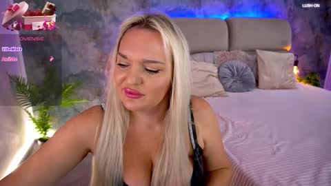 Snapshot of missyymarty chatting on November 15, 8:55 am missyymarty online show from November 15, 8:55 am