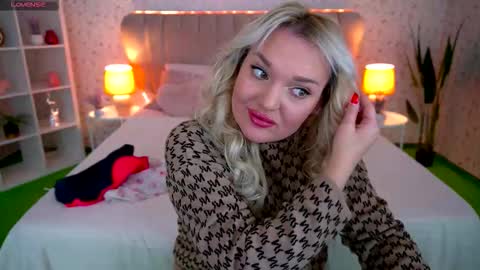 Snapshot of missyymarty chatting on January 16, 3:38 pm missyymarty online show from January 16, 3:38 pm