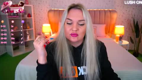 Snapshot of missyymarty chatting on January 19, 8:40 am missyymarty online show from January 19, 8:40 am