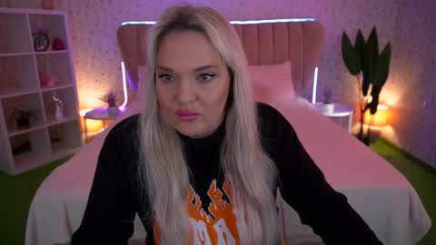 Snapshot of missyymarty chatting on February 23, 8:12 am missyymarty online show from February 23, 8:12 am