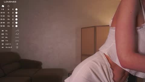 Snapshot of mist_mia chatting on October 19, 5:46 pm Mia online show from October 19, 5:46 pm