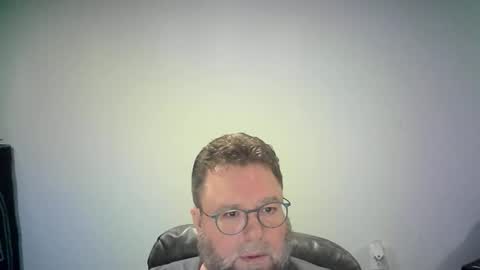 Mr. Happy online show from November 23, 7:52 am