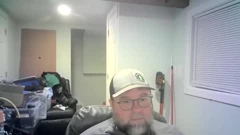 Mr. Happy online show from March 26, 6:30 am