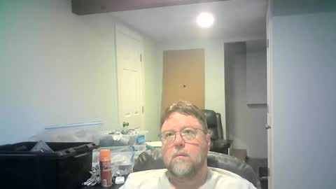 Mr. Happy online show from April 4, 5:38 am