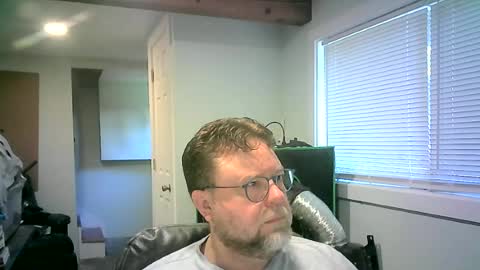 Mr. Happy online show from June 15, 4:09 pm
