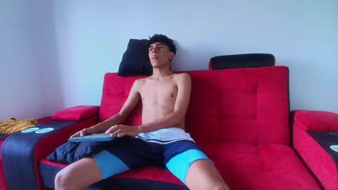 Snapshot of mister_jhonxxx chatting on December 17, 9:05 pm mister_jhonxxx online show from December 17, 9:05 pm