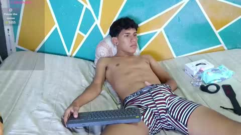 Snapshot of mister_jhonxxx chatting on February 13, 7:42 pm mister_jhonxxx online show from February 13, 7:42 pm