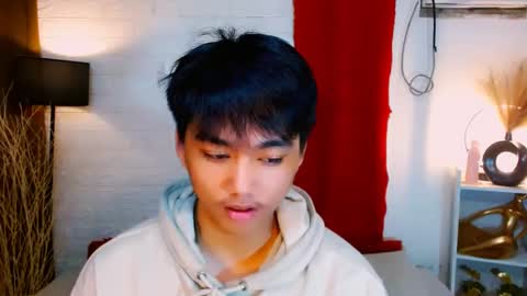 Snapshot of mister_officer chatting on December 2, 3:36 pm SAINT SACHI will make your day online show from December 2, 3:36 pm