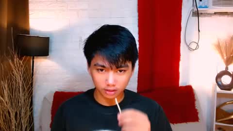 Snapshot of mister_officer chatting on December 6, 5:20 am SAINT SACHI will make your day online show from December 6, 5:20 am