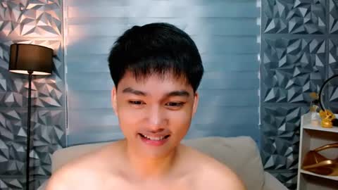 Snapshot of mister_officer chatting on December 28, 10:55 pm SAINT SACHI will make your day online show from December 28, 10:55 pm