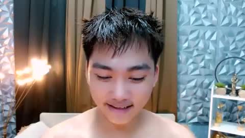 Snapshot of mister_officer chatting on September 25, 9:13 am SAINT SACHI will make your day online show from September 25, 9:13 am