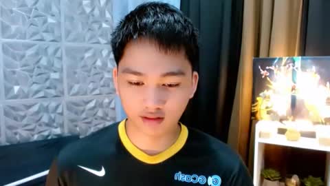 Snapshot of mister_officer chatting on December 14, 9:25 am SAINT SACHI will make your day online show from December 14, 9:25 am