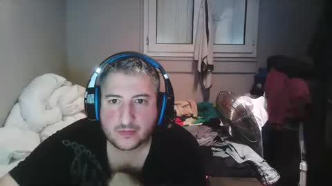 Snapshot of misterbelled chatting on October 18, 11:33 am misterbelled online show from October 18, 11:33 am