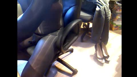 Snapshot of misterbobbyxx chatting on September 30, 11:04 am misterbobbyxx online show from September 30, 11:04 am