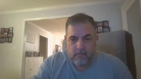 Snapshot of misterbret chatting on January 21, 5:05 am misterbret online show from January 21, 5:05 am
