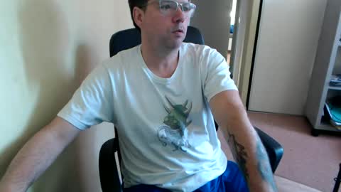 Snapshot of mistercoeur1 chatting on June 17, 7:00 am mistercoeur online show from June 17, 7:00 am