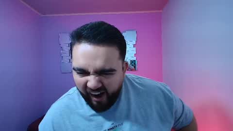 Snapshot of misterslapalot_96 chatting on December 30, 6:38 pm misterslapalot_96 online show from December 30, 6:38 pm
