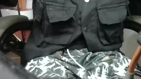 Snapshot of misterstrong95 chatting on March 24, 3:17 pm misterstrong95 online show from March 24, 3:17 pm