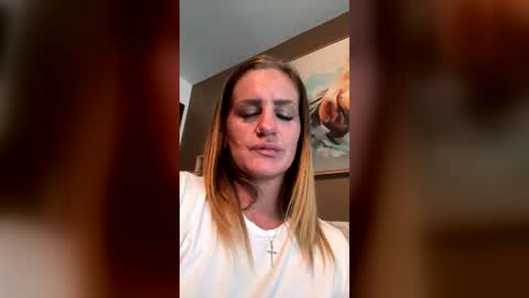 Snapshot of misthang6900 chatting on June 29, 12:50 am Smashing69 online show from June 29, 12:50 am