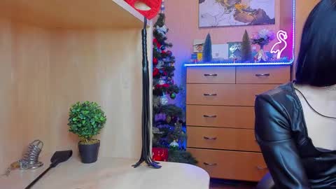 Mistress Kristi online show from December 24, 11:22 pm