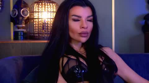 Elenia online show from February 3, 2:11 pm