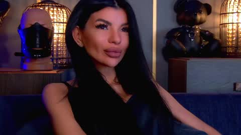 Snapshot of mistresselenia chatting on May 2, 8:08 am Elenia online show from May 2, 8:08 am