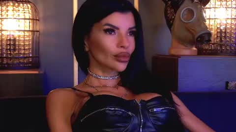 Elenia online show from July 4, 9:59 am