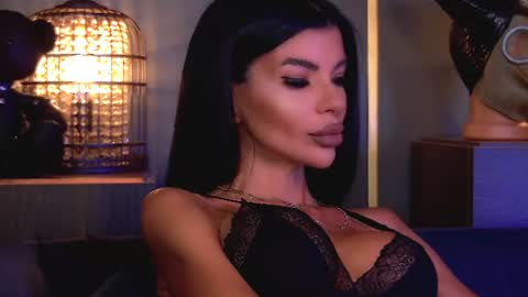 Elenia online show from July 16, 1:06 pm