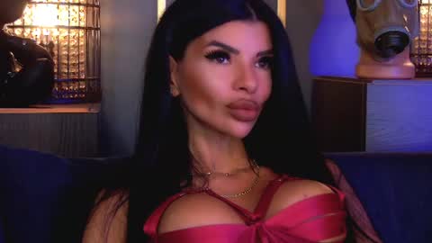 Elenia online show from July 29, 10:35 am