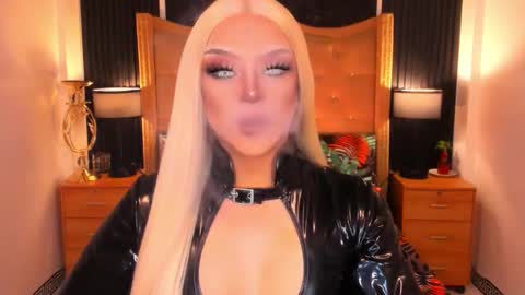 Snapshot of mistressivorykat chatting on March 21, 11:04 am Call me MISS JAS online show from March 21, 11:04 am