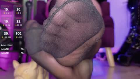 Snapshot of mistressjm_ chatting on November 12, 7:35 pm Jhadee online show from November 12, 7:35 pm