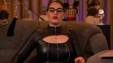 Mistress Kelly online show from November 4, 12:10 am