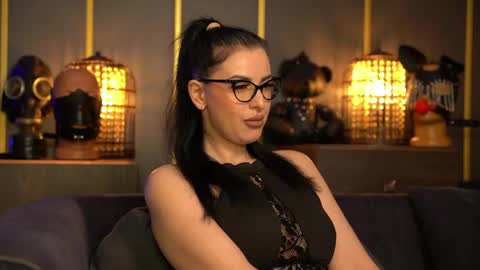 Mistress Kelly online show from April 18, 7:58 pm